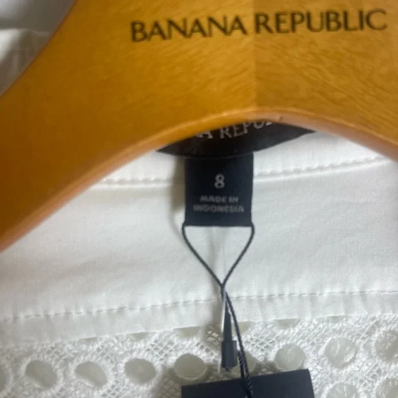 Banana Republic Women’s White Dress Shirt Bottom Down Size: 8 - Picture 11 of 14